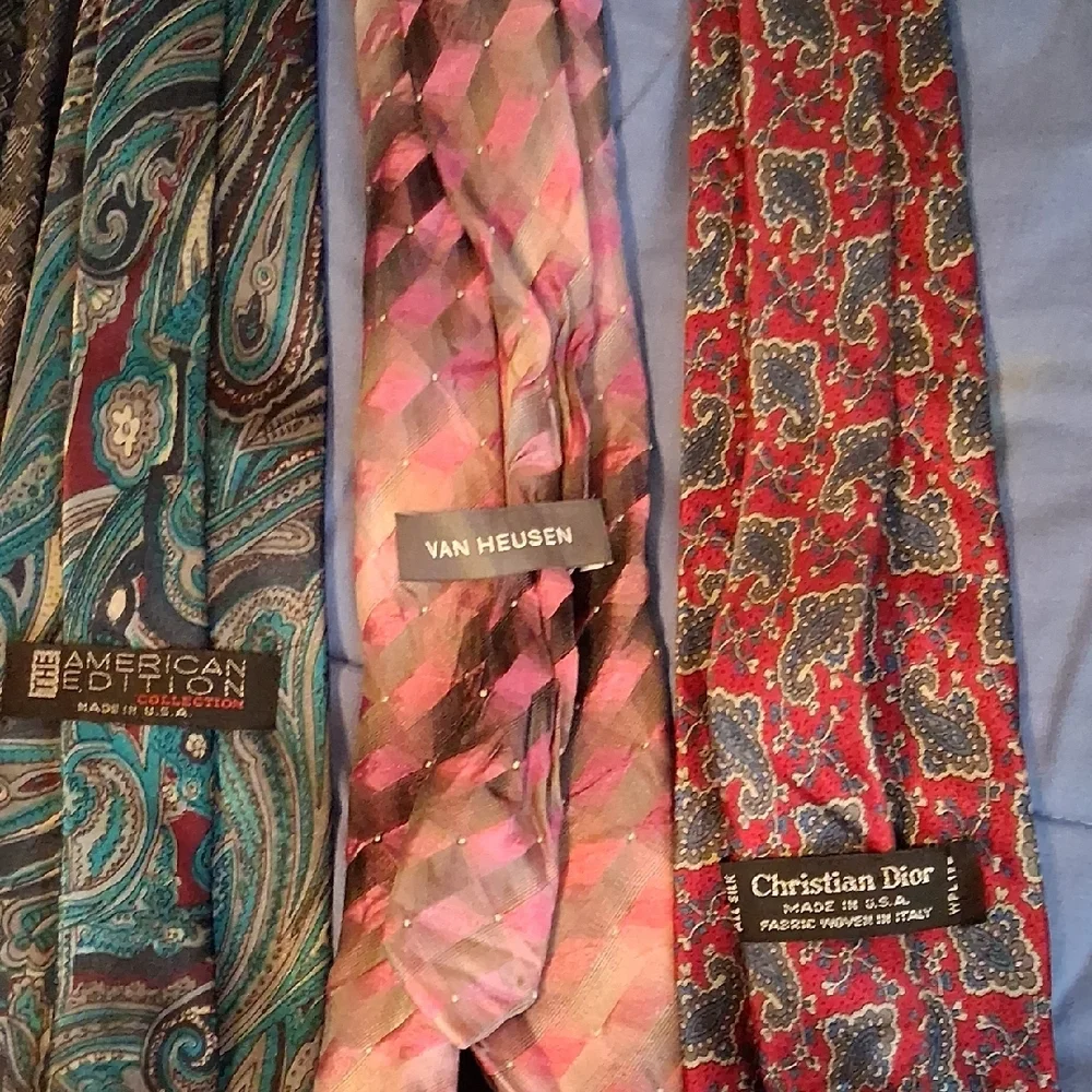 Assorted Patterned Ties Collection - Picture 6 of 10